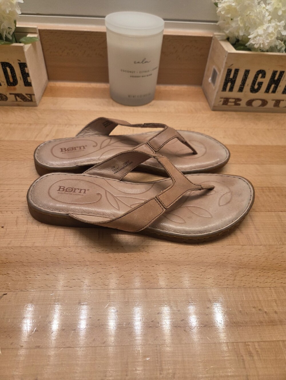 Born Amelie Thong Sandals Tan Leather Womens Size 11
